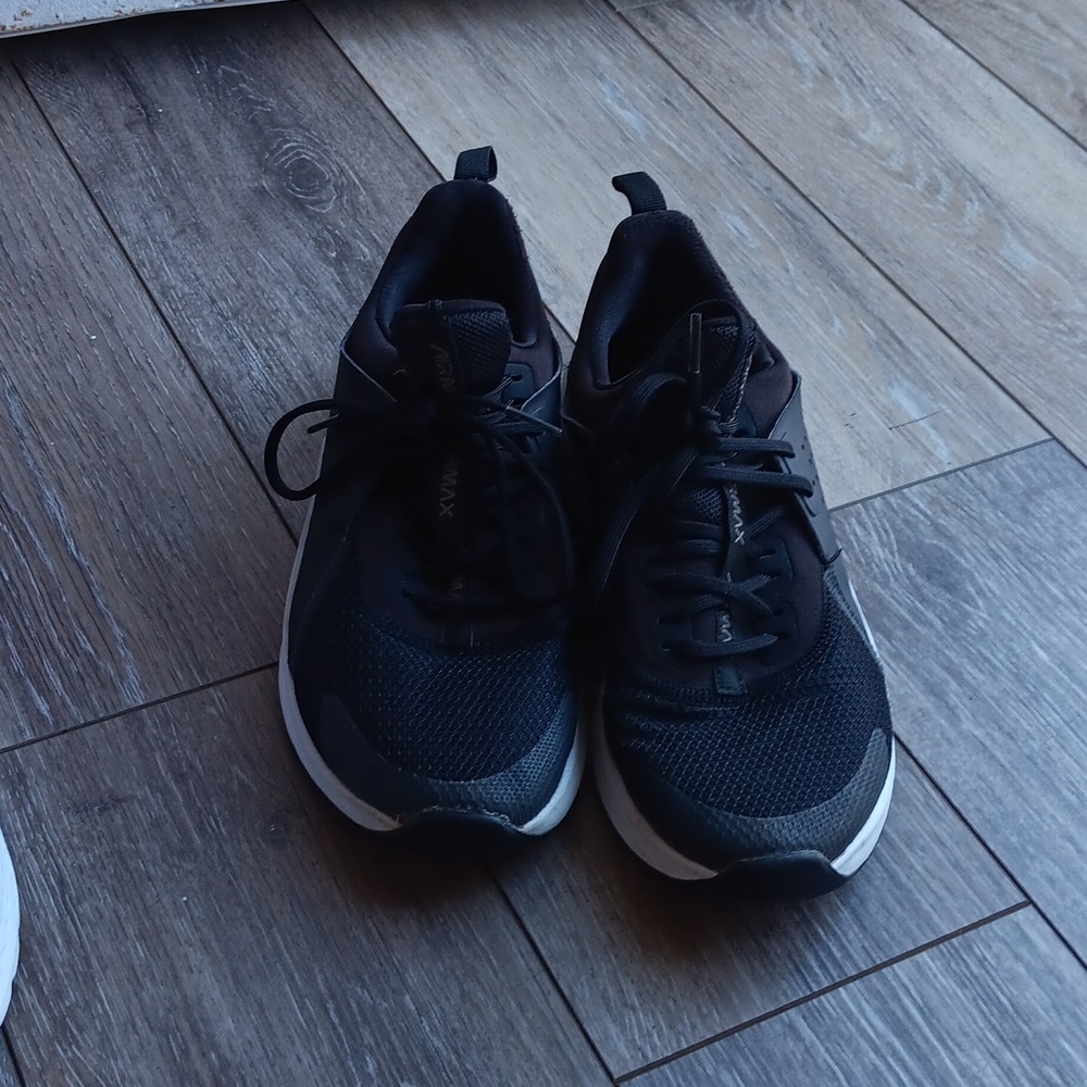 Shoes - Picture 7 of 7